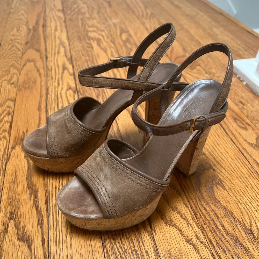 PRICE DROPPED!!! Fabulous Gucci Sandals 37.5